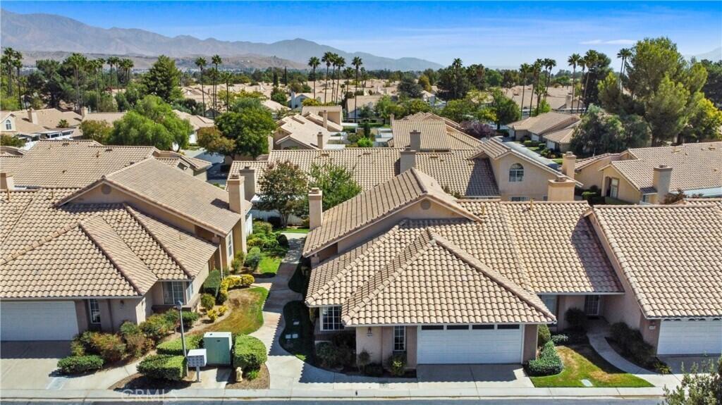 Primary Photo - 556 La Costa Dr