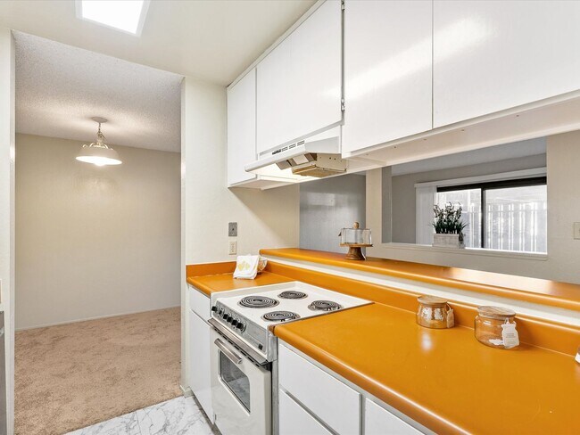 Foto del edificio - 2955 Lakeside Dr