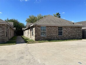Building Photo - 3113 Carson St