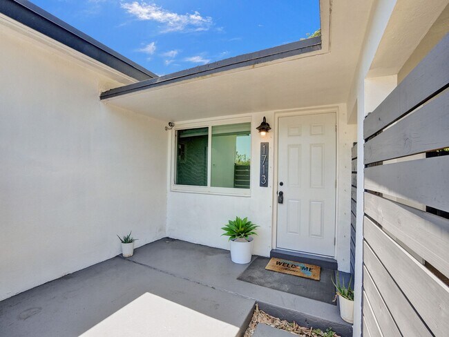 Foto del edificio - 1713 NE 15th Ave