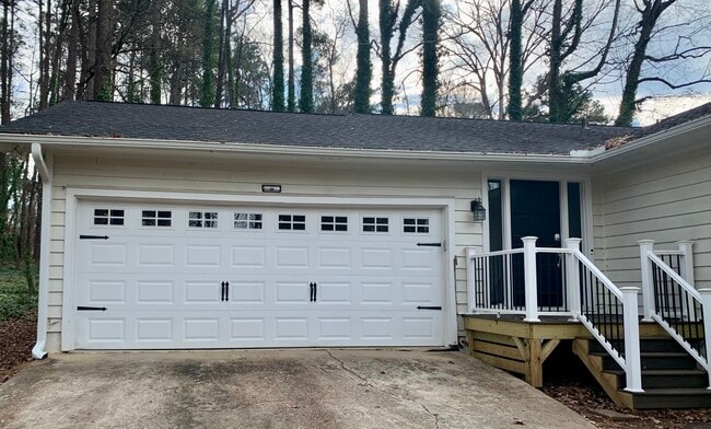 Building Photo - 807 Castalia Dr