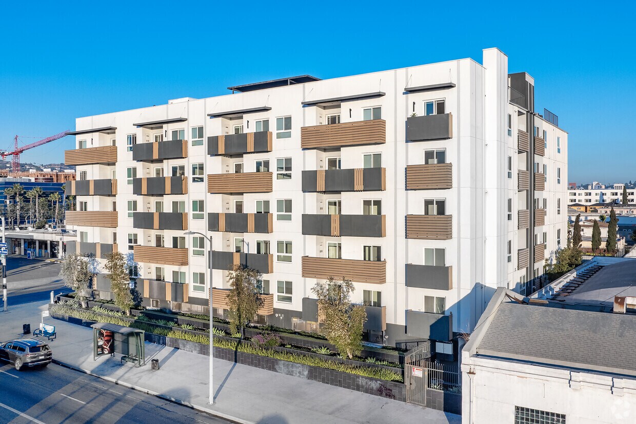 Ecco Fountain: Co-Living 5460 W Fountain Ave Los Angeles, CA