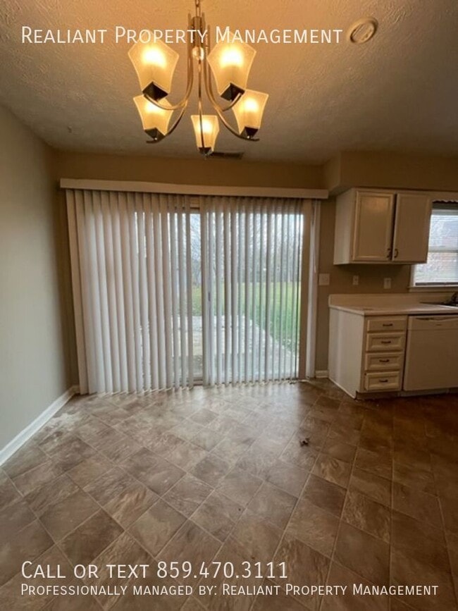 Building Photo - 3105 Glenridge Cir