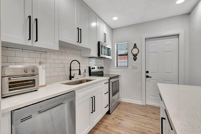 Foto del edificio - 717 NW 4th St