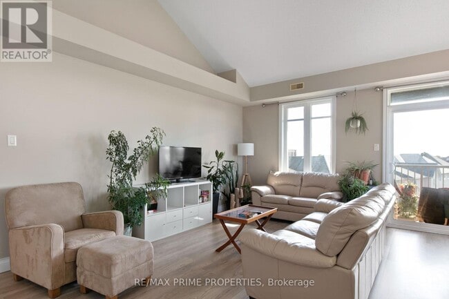 Building Photo - 56 Tayside Private