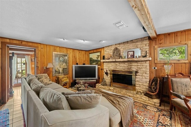 Building Photo - 16020 Pool Canyon Rd