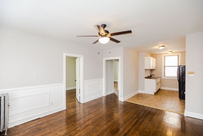 Building Photo - 3603 S King Dr