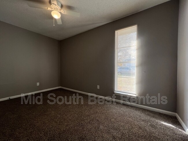 Building Photo - 5279 Cedar Bluff Dr