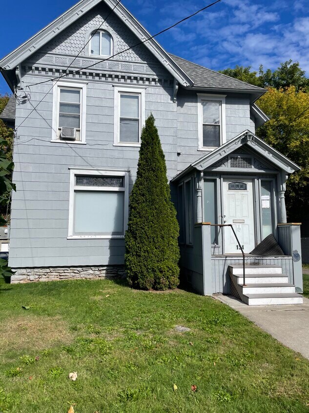 Foto principal - 134 Main St