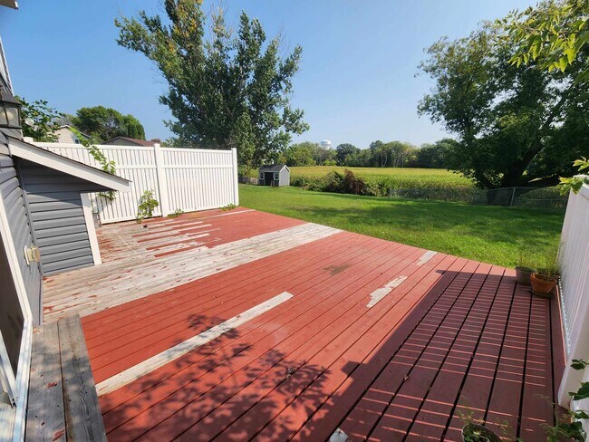 Building Photo - 5784 Ridge Creek Rd