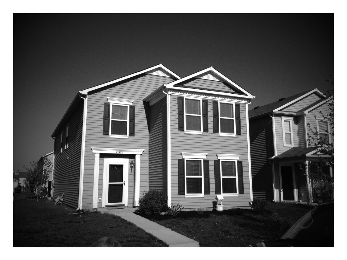 Foto principal - 15477 Border Dr