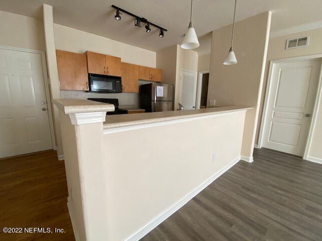 Foto del edificio - 8290 Gate Pkwy W