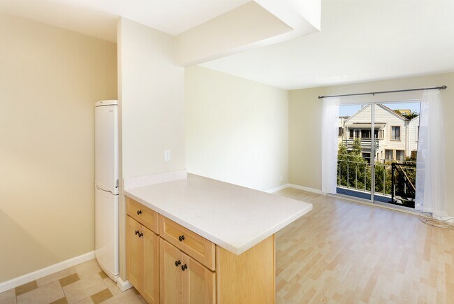 Building Photo - 164 23rd Ave