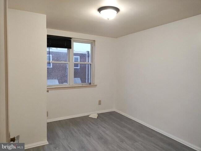 Foto del edificio - 633 E Carver St