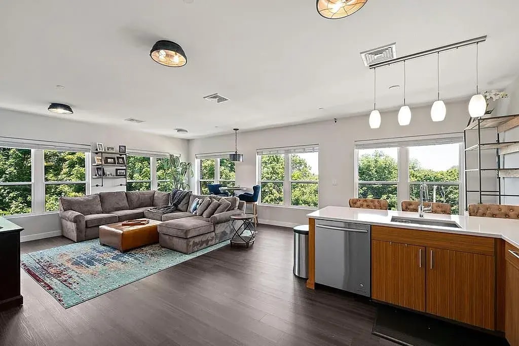 Foto principal - 999 Hancock St