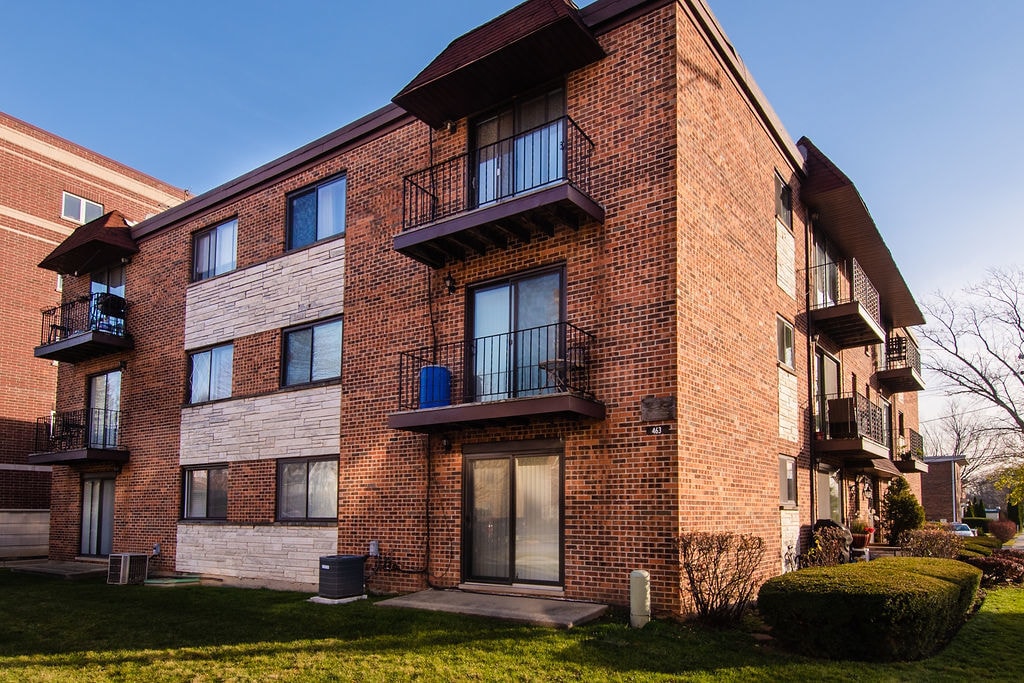 463 Alles St Unit 3E, Des Plaines, IL 60016 Condo for Rent in Des