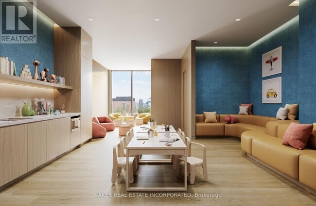 Building Photo - 65 Trinity St