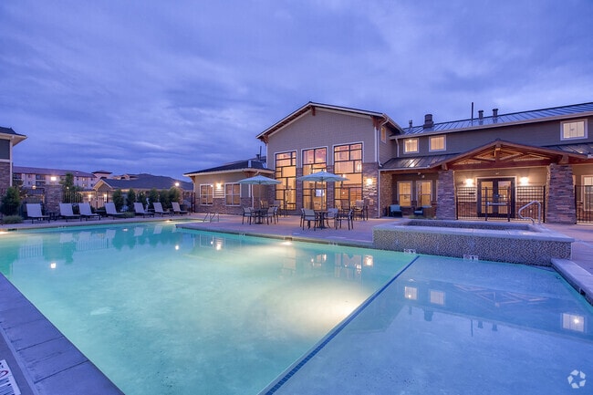 Welcome to Retreat at the Flatirons - Windsor Flatirons