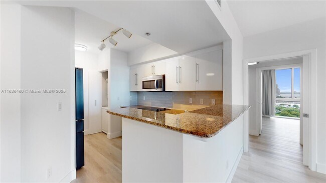 Building Photo - 325 S Biscayne Blvd