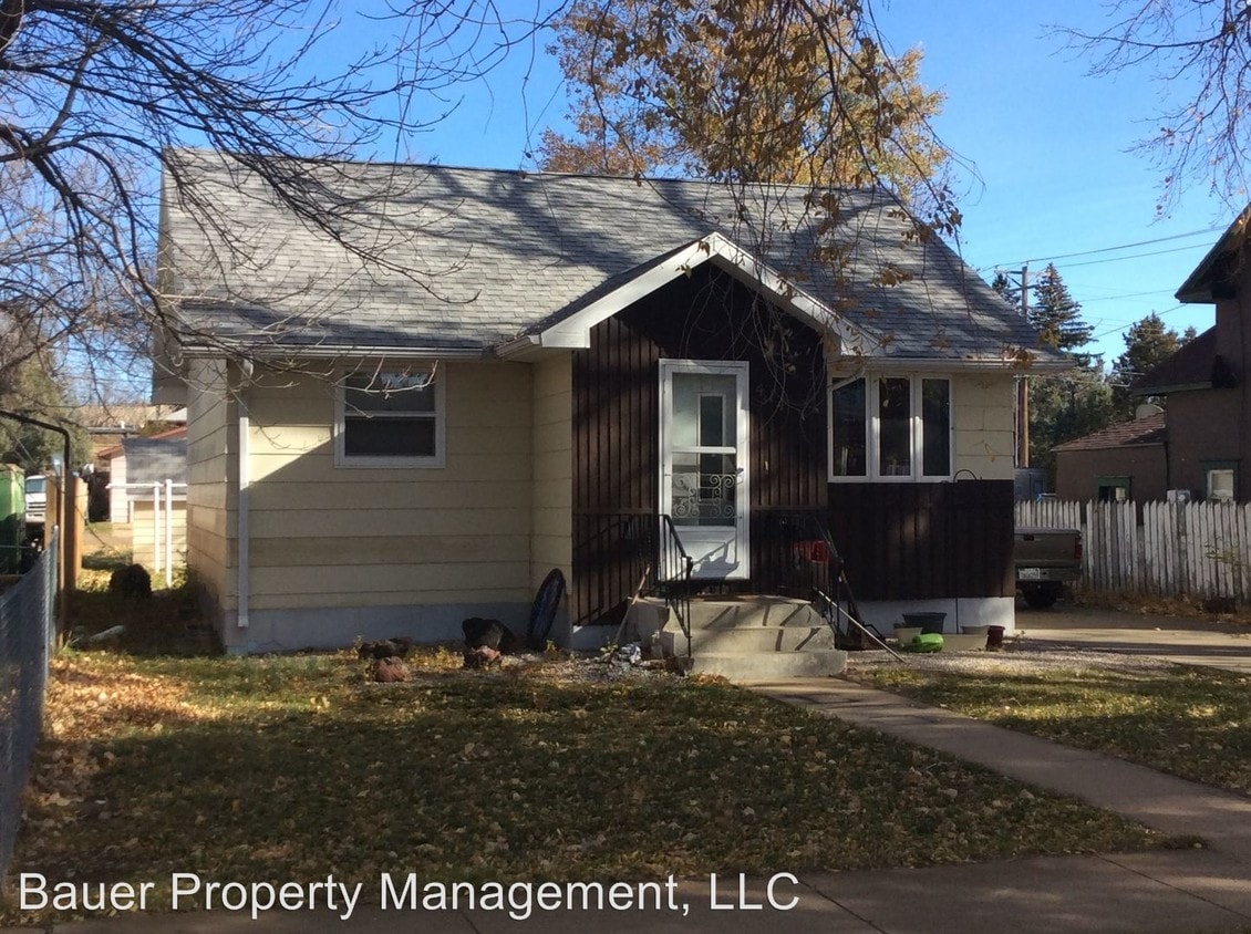 414 6th Ave W, Dickinson, ND 58601 Condo for Rent in Dickinson, ND