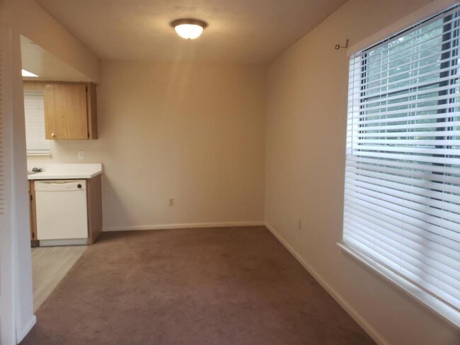 Building Photo - 2205 Conway Dr