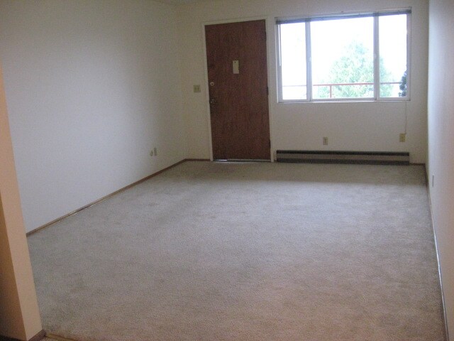 Foto del edificio - 2221 Yale Ave. E.
