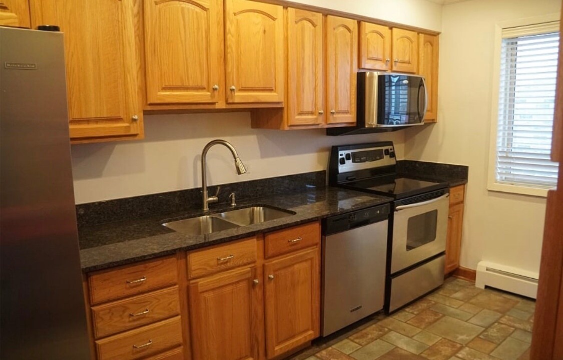 Primary Photo - 705 Hinman Ave