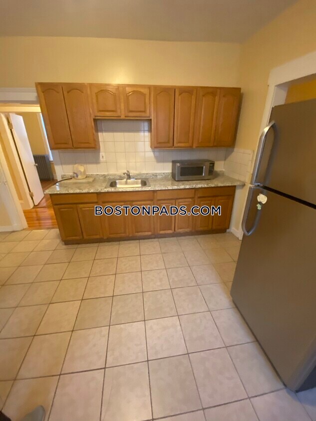Foto principal - 72 Wildwood St