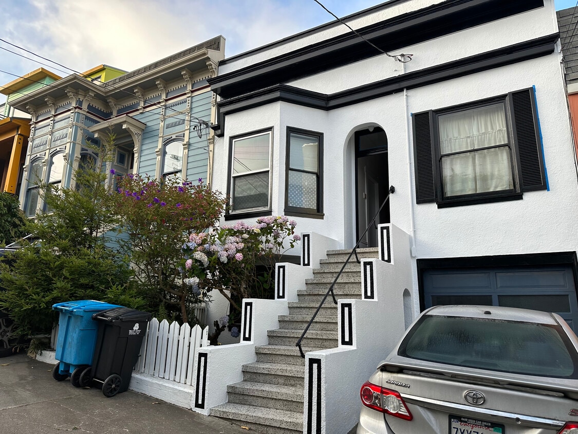 Front Entrance - 2529 McAllister St