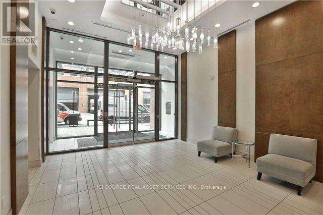 Photo du bâtiment - 2212 Lake Shore Blvd W
