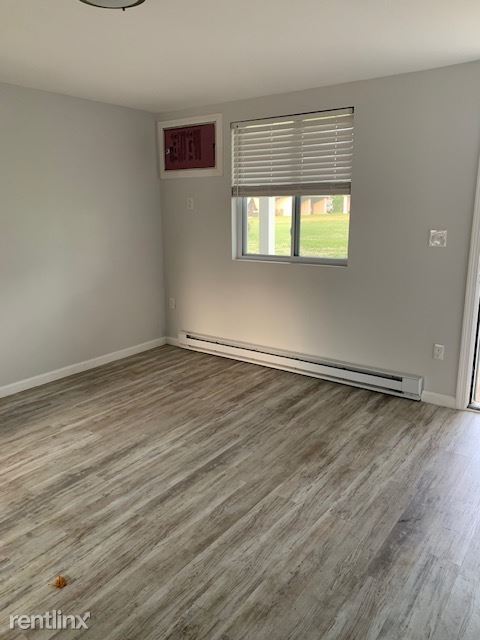 Foto del edificio - 2 br, 1 bath  - 131 Cosey Beach Ave Apt A4