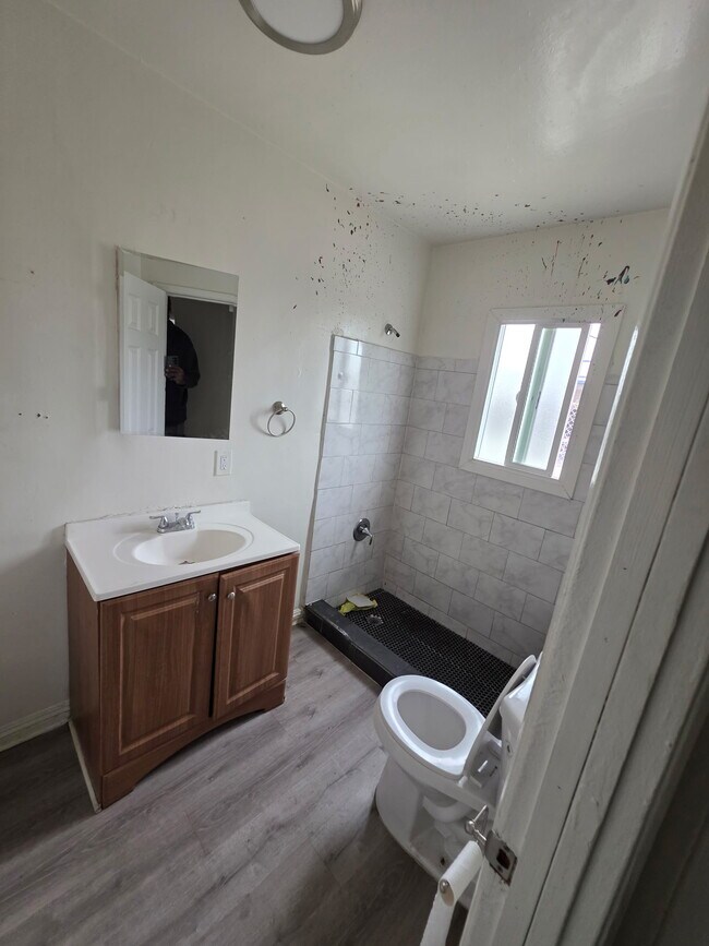 Building Photo - 2760 E. 57th St.