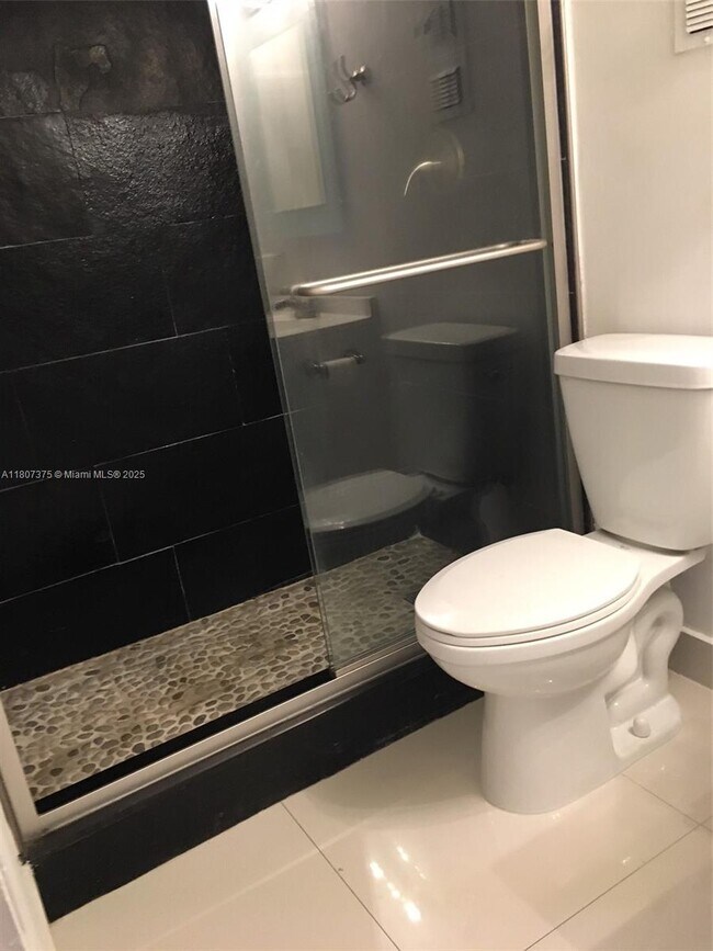 Foto del edificio - 16851 NE 23rd Ave