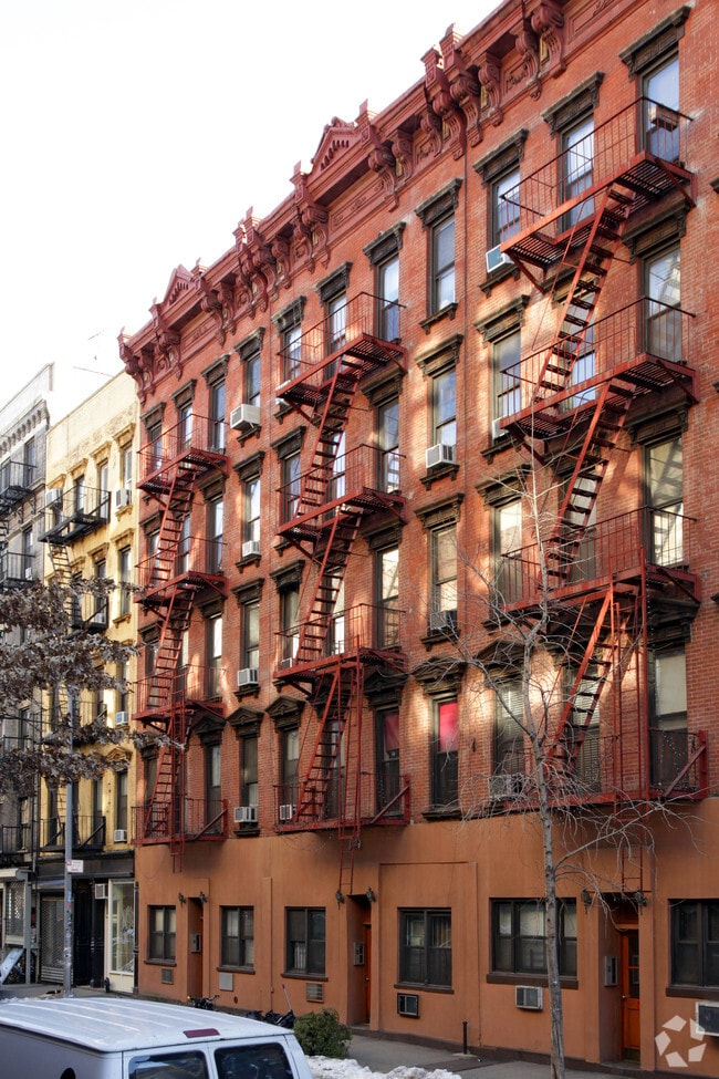Primary Photo - 143 Sullivan St