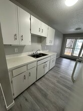 Building Photo - 4507-344 44 Ave