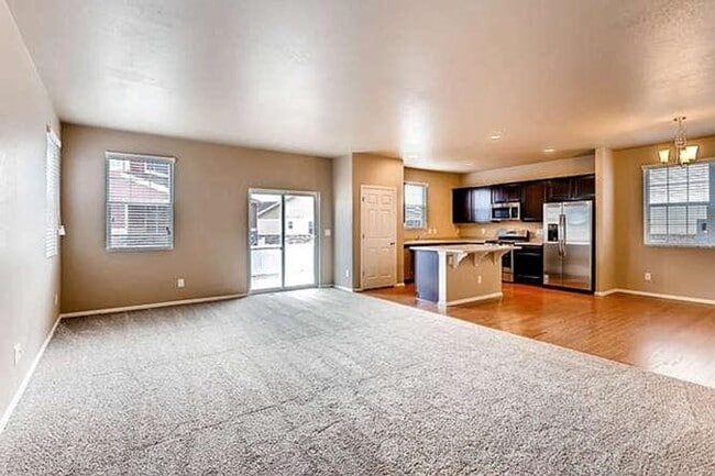 Building Photo - Immaculate 4B/2.5B Available August 1 2025!
