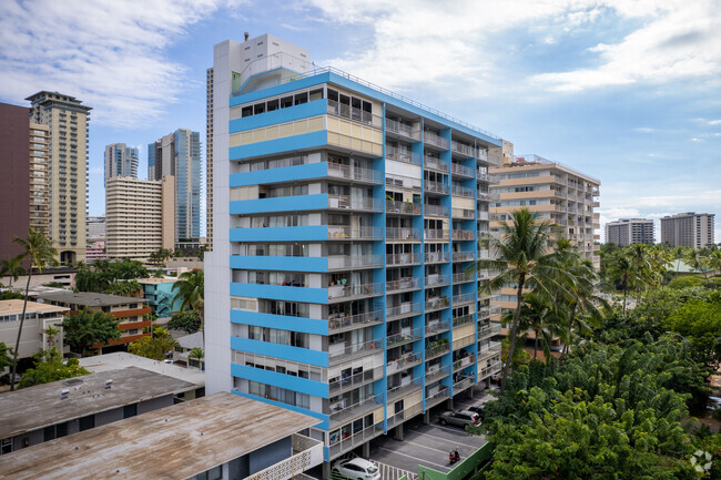 Building Photo - Oahu Surf Two