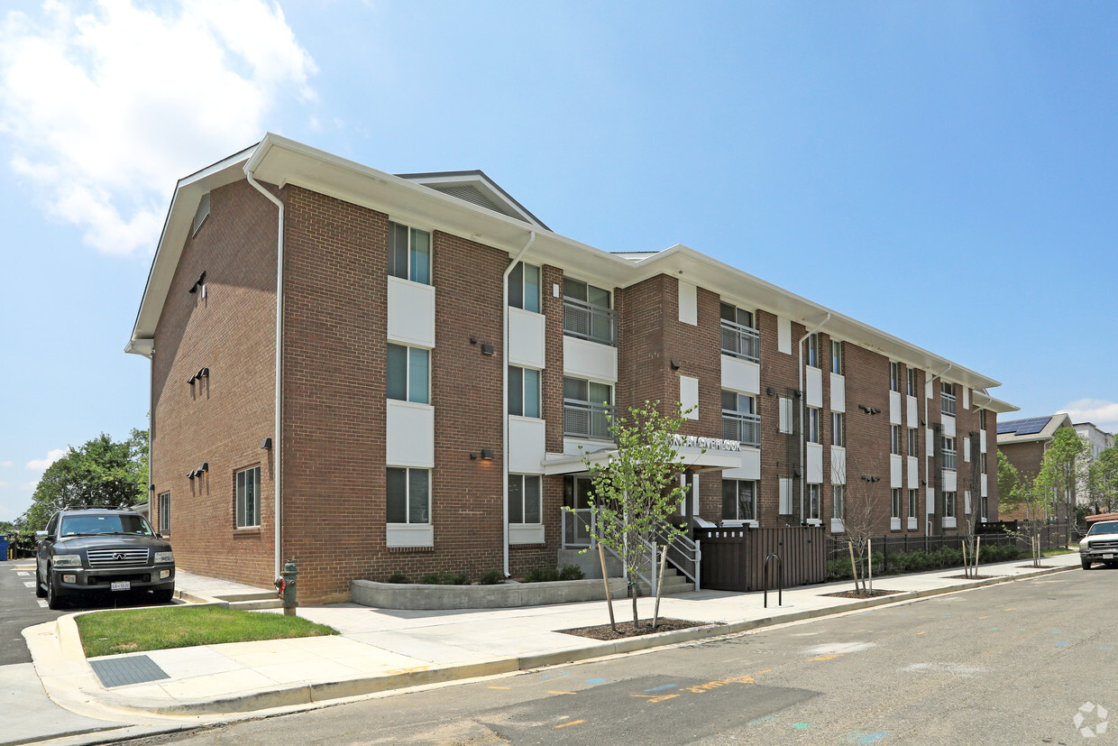 Foto principal - Parkway Overlook Apartments