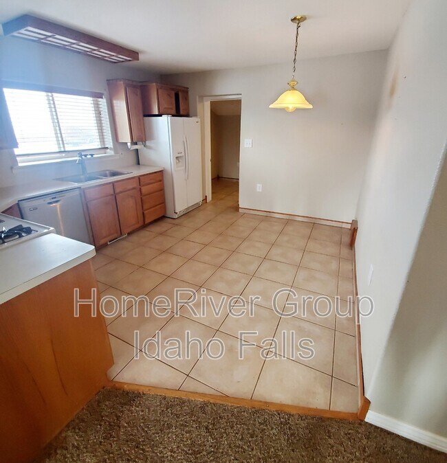 Foto del edificio - 3771 E 500 N