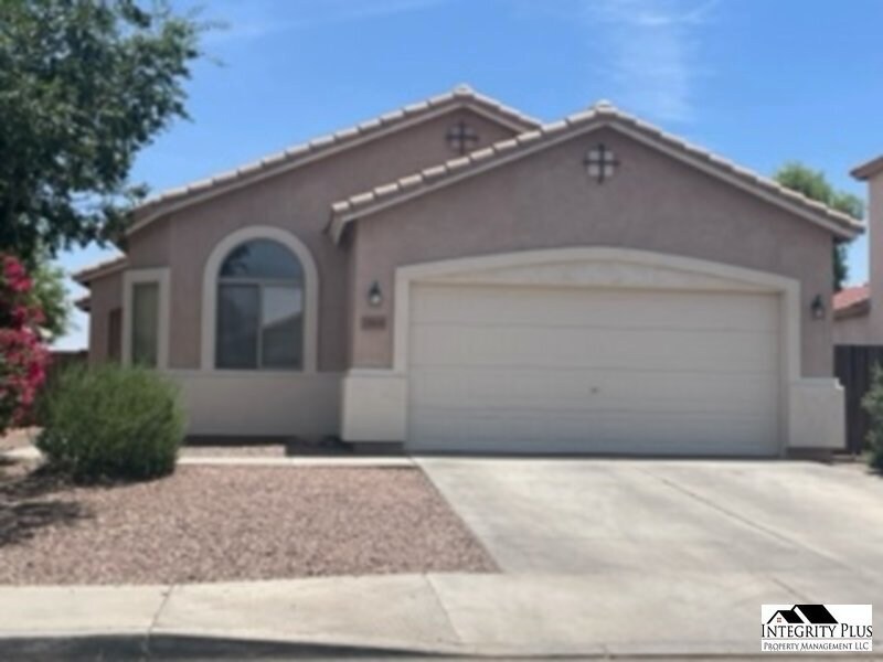 Primary Photo - 2864 N Taylor Ln