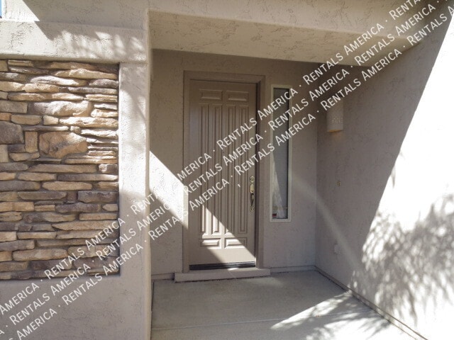 Building Photo - 1801 W Nighthawk Way