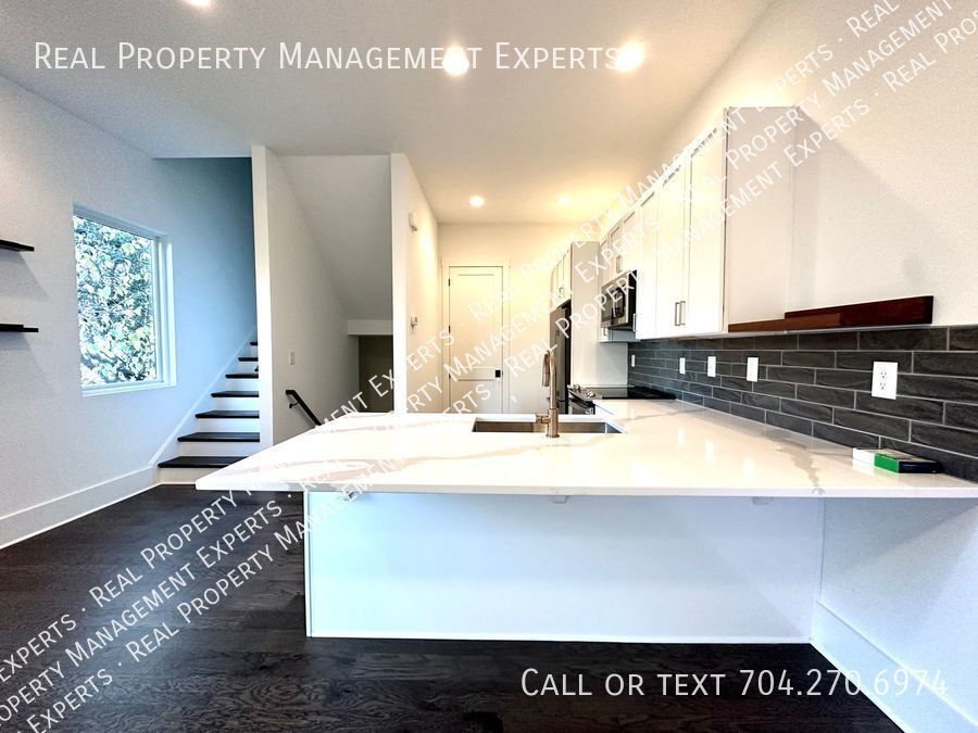 Primary Photo - **MOVE IN SPECIAL!**Beautiful 2BR/2.5BA To...