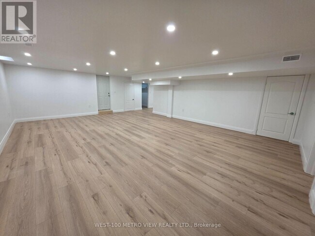 Photo du bâtiment - 250 Sunset Ridge