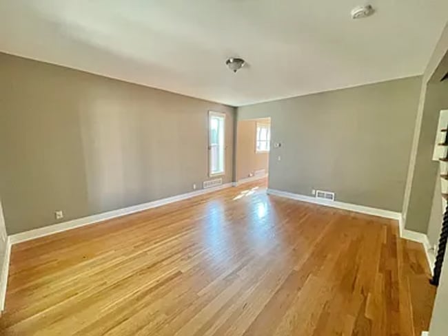 Building Photo - 414 S 40th St