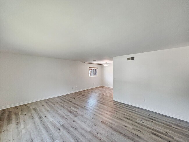 Foto del edificio - Beautiful 5BD/3BA House Near SDSU W/ W/D, ...