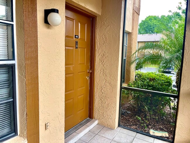Entrance/ Lanai - 4814 S Semoran Blvd Apartment