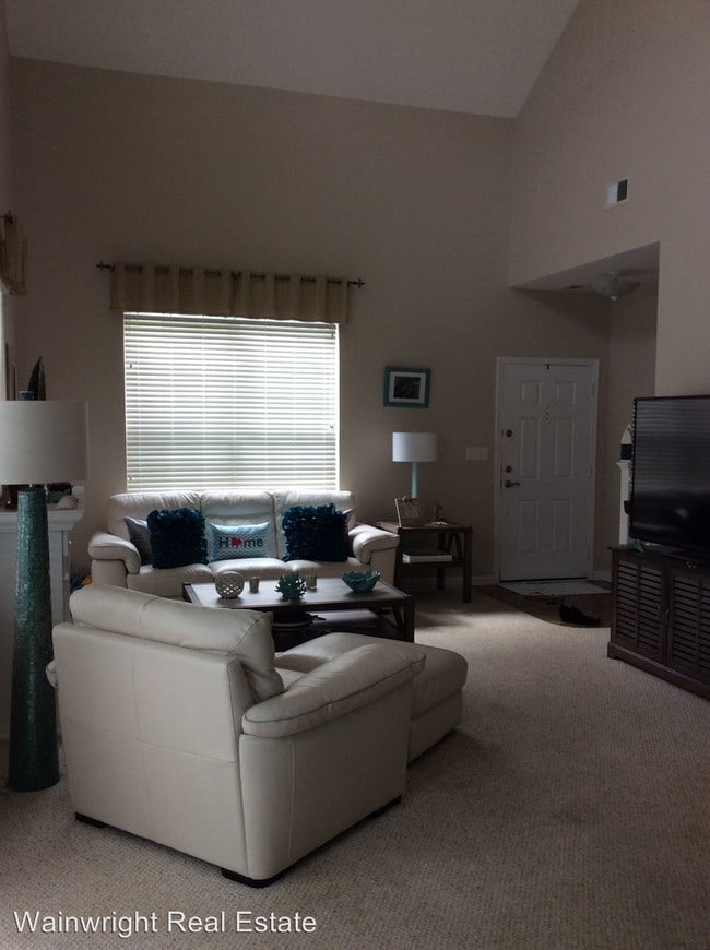 Building Photo - 2 br, 2.5 bath House - 1192 Grace Hill Drive