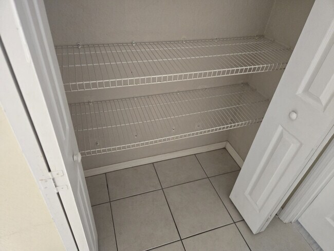 Foto del edificio - 31 Juniper Pass Dr