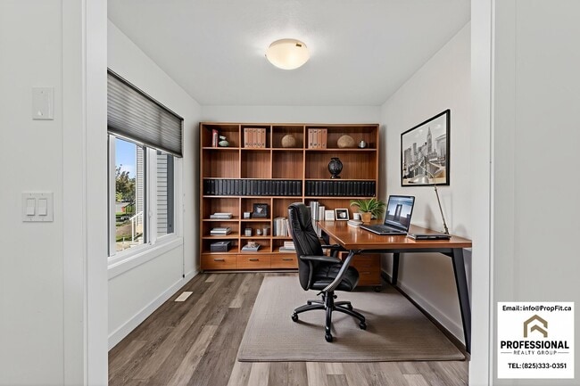 Building Photo - 7210 Cardinal Way SW