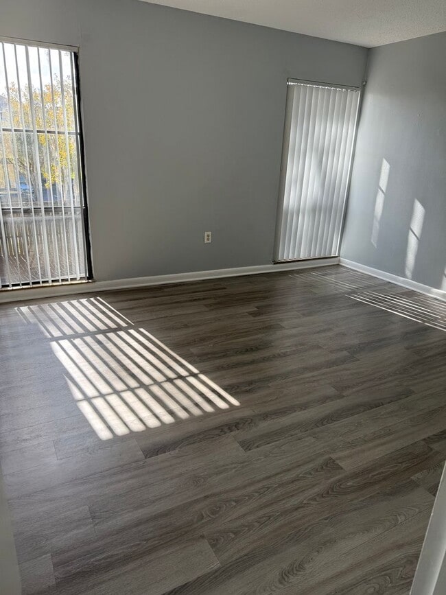 Building Photo - LEASE NOW AND ENJOY 50% OFF 2ND MONTH! Location, location, location! 875 SF Unit- 2 bd/ 1 ba near...